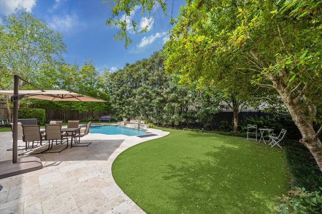 1110 & 1106 Longmont Place Court, Houston, TX 77056