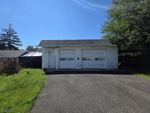 307 Duer St, North Plainfield Boro, NJ 07060