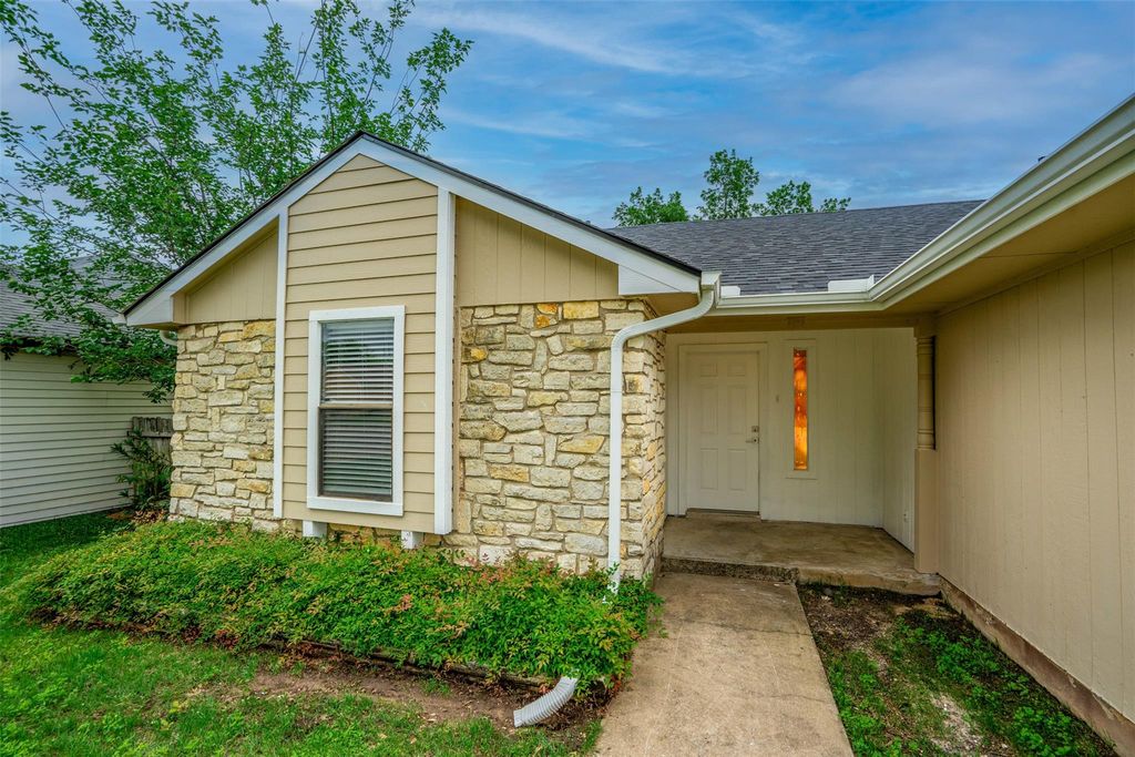 16405 Edgemere DR, Pflugerville, TX 78660