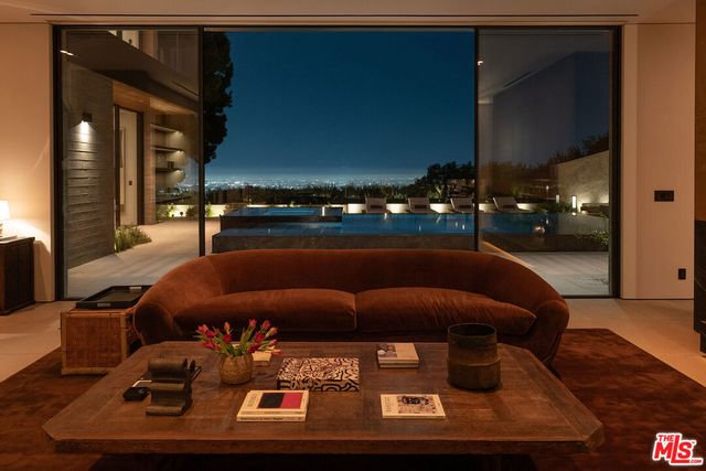 2657 Larmar Road, Los Angeles, CA 90068