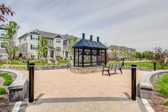 2032 Yellowstone Boulevard, Mundelein, IL 60060
