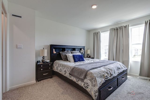2032 Yellowstone Boulevard, Mundelein, IL 60060