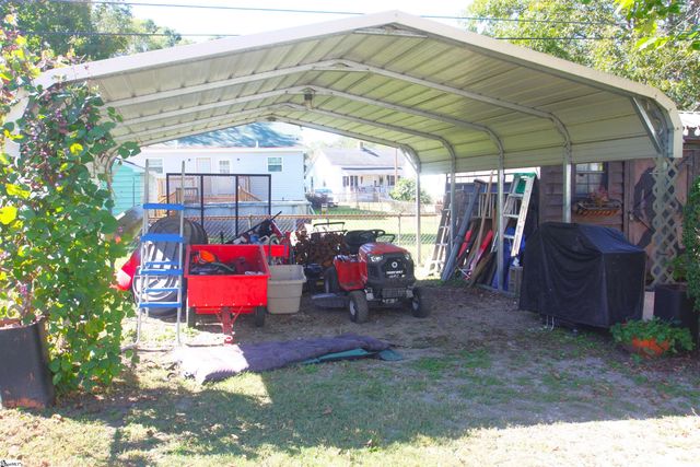 409 Florence Street, Clinton, SC 29325