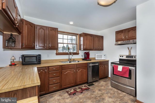 720 W MYRTLE ST, Littlestown, PA 17340