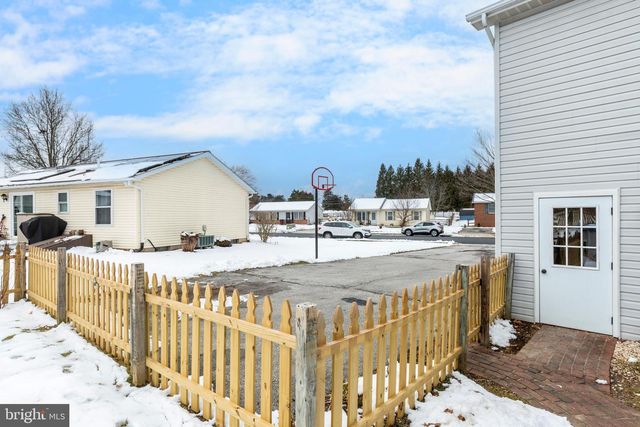 720 W MYRTLE ST, Littlestown, PA 17340