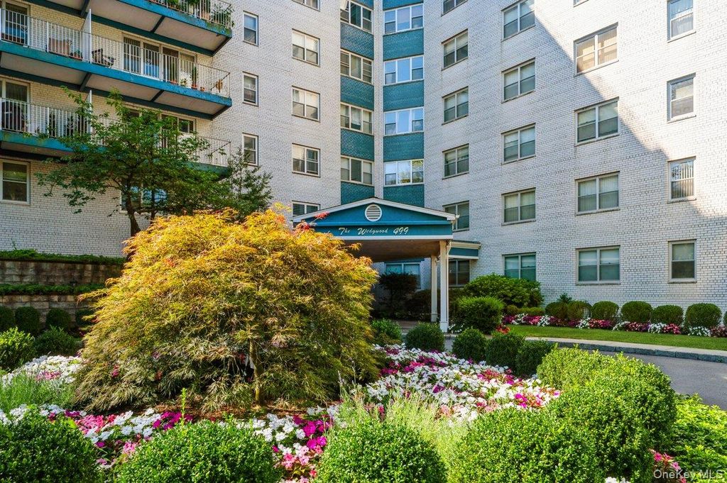 499 N Broadway 3A, White Plains, NY 10603 — exterior