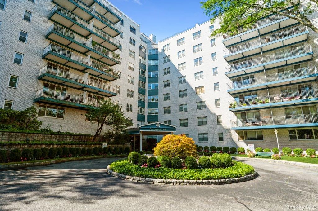 499 N Broadway 3A, White Plains, NY 10603 — photo 2
