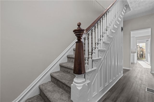 904 State Ave, Coraopolis, PA 15108