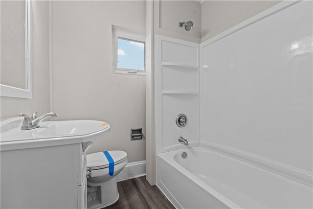 904 State Ave, Coraopolis, PA 15108