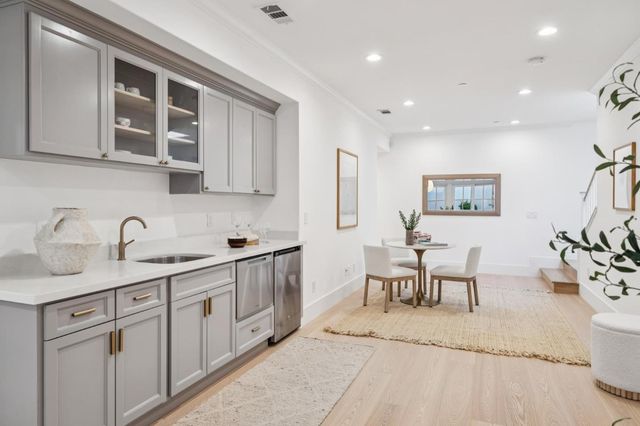 667 Jay Street, Los Altos, CA 94022