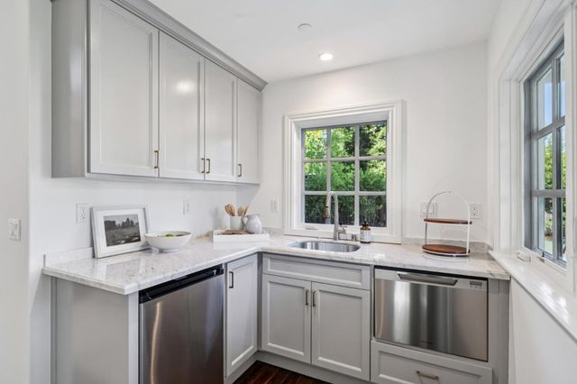 667 Jay Street, Los Altos, CA 94022