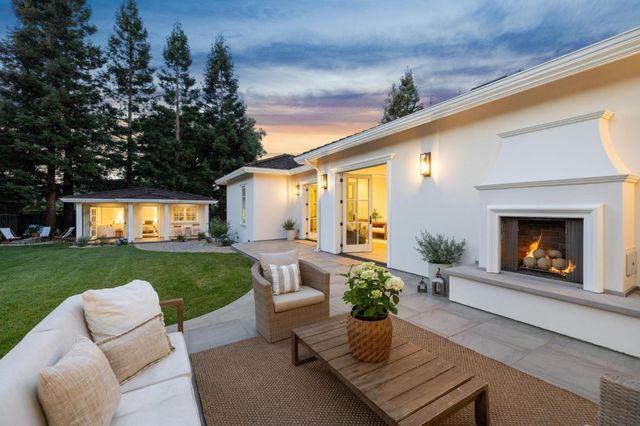 667 Jay Street, Los Altos, CA 94022