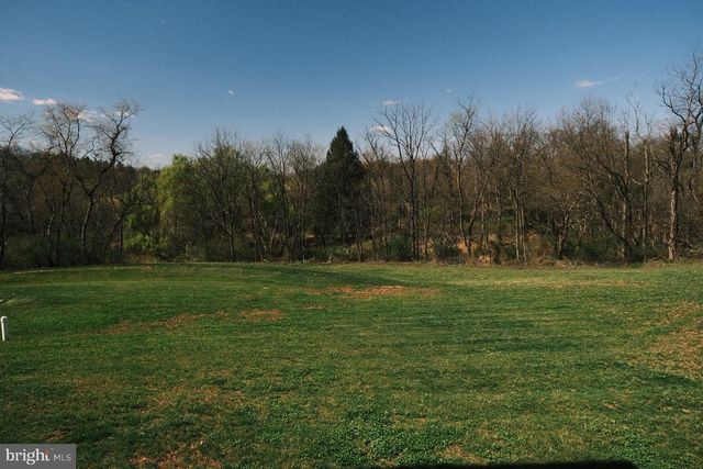 66 BROOKVIEW DR, Newport, PA 17074