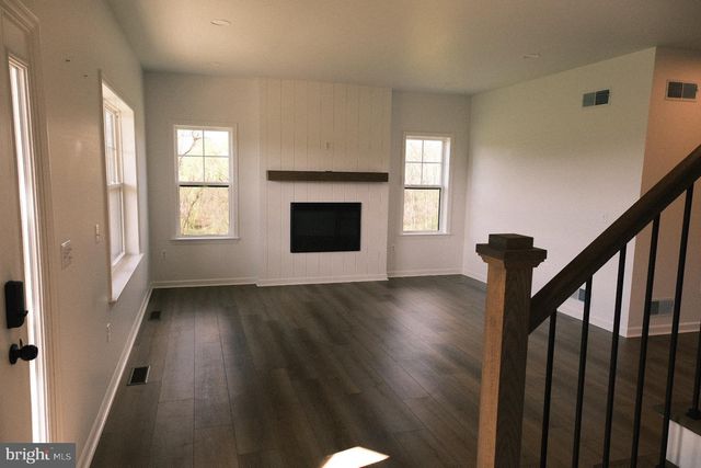 66 BROOKVIEW DR, Newport, PA 17074