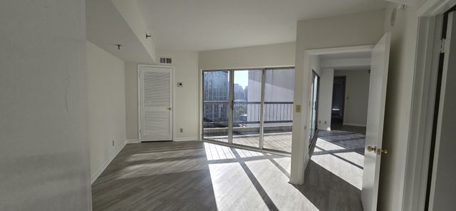 900 19th Ave S Apt 1001, Nashville, TN 37212