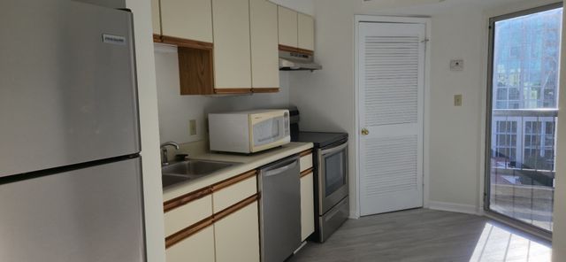 900 19th Ave S Apt 1001, Nashville, TN 37212