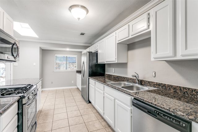 845 Lovers Lane, Grapevine, TX 76051