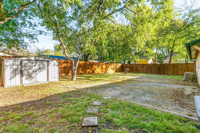 845 Lovers Lane, Grapevine, TX 76051