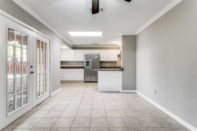 845 Lovers Lane, Grapevine, TX 76051