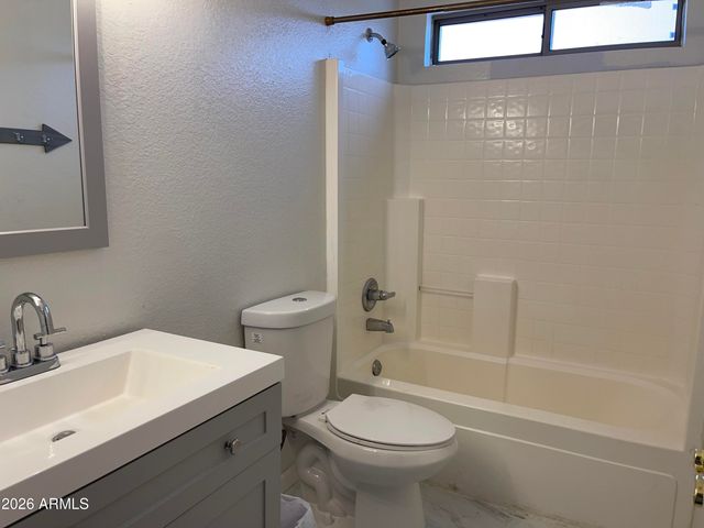 8535 W Vogel Avenue, Peoria, AZ 85345