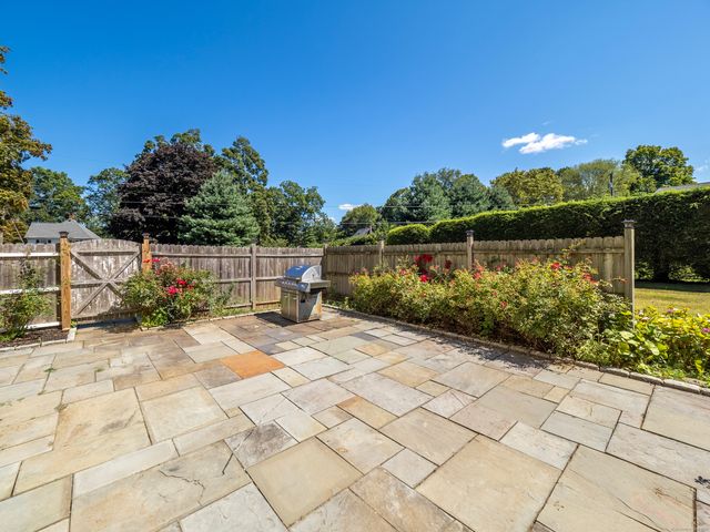 159 Barry Avenue, Ridgefield, CT 06877