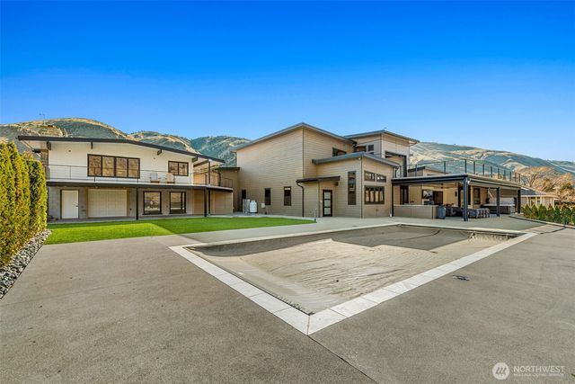 11 W Rocky Road, Orondo, WA 98843