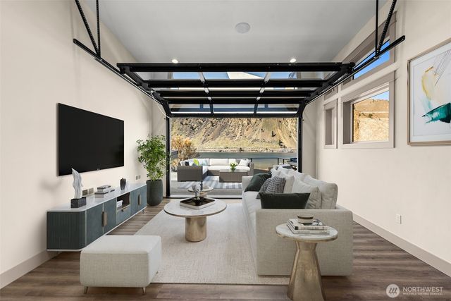 11 W Rocky Road, Orondo, WA 98843