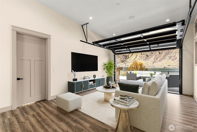 11 W Rocky Road, Orondo, WA 98843