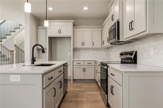 28317 W 160th Court, Gardner, KS 66030