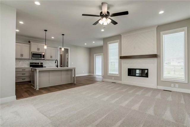 28317 W 160th Court, Gardner, KS 66030