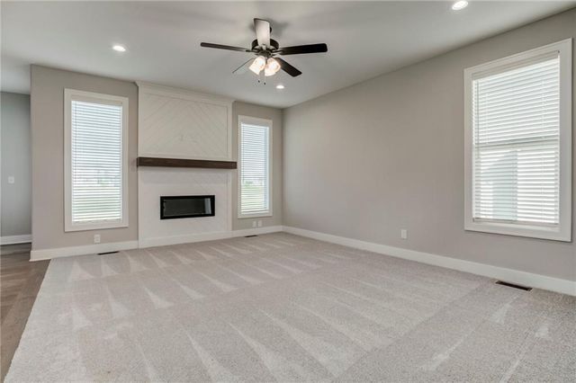 28317 W 160th Court, Gardner, KS 66030