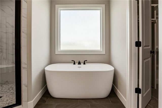 28317 W 160th Court, Gardner, KS 66030