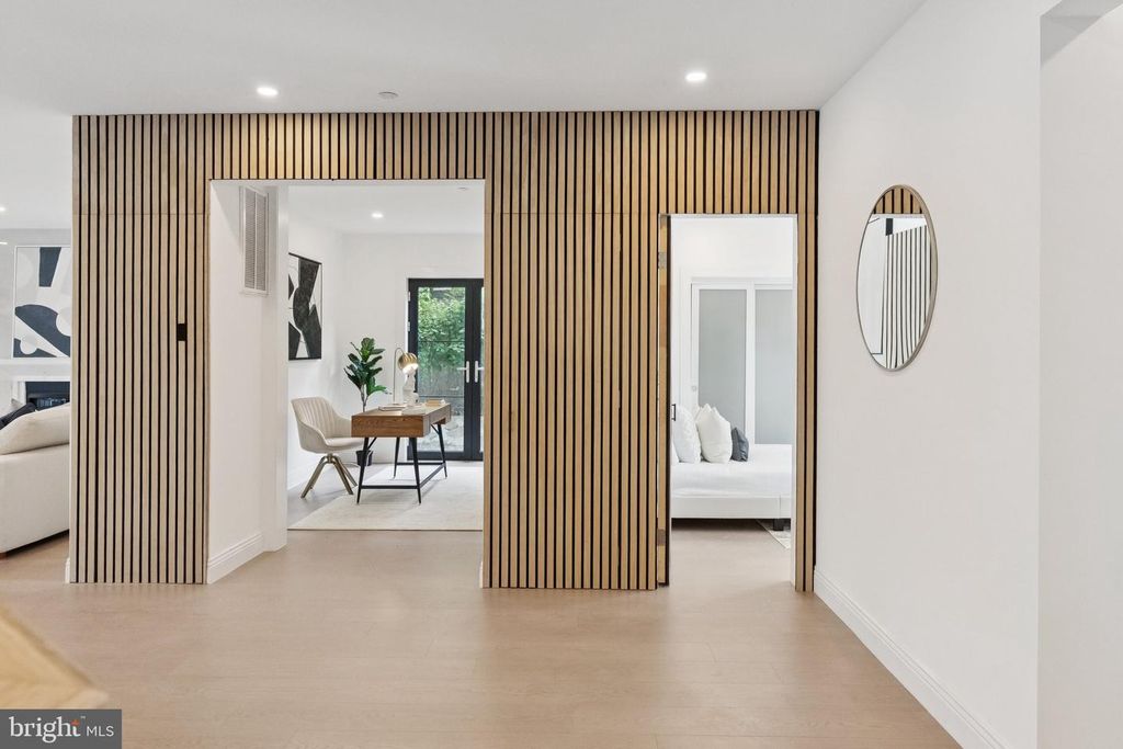 Image 14 of property listing at 3 ALDEN LN, Chevy Chase, MD 20815