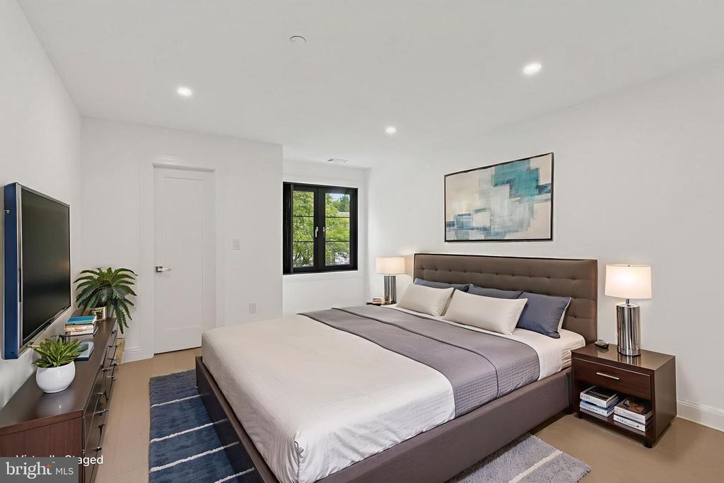 Image 27 of property listing at 3 ALDEN LN, Chevy Chase, MD 20815