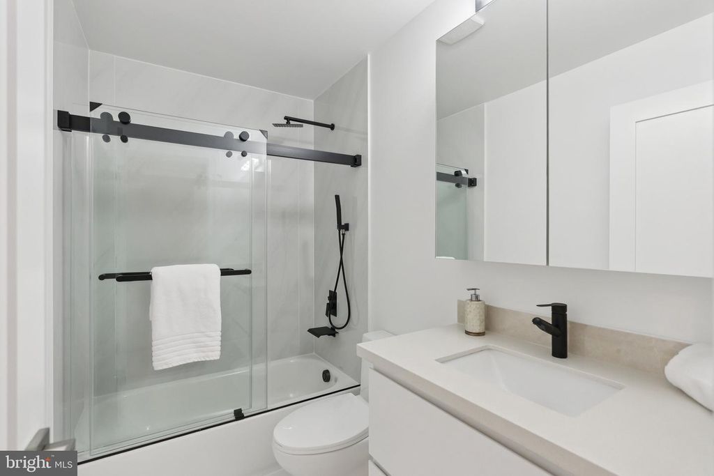 Image 28 of property listing at 3 ALDEN LN, Chevy Chase, MD 20815