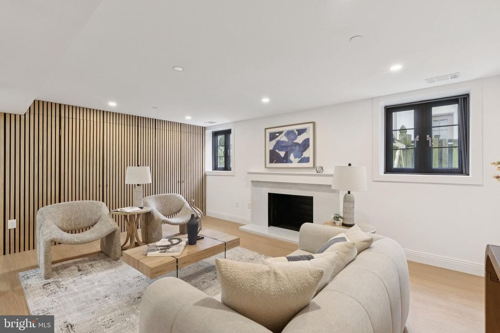 Image 33 of property listing at 3 ALDEN LN, Chevy Chase, MD 20815