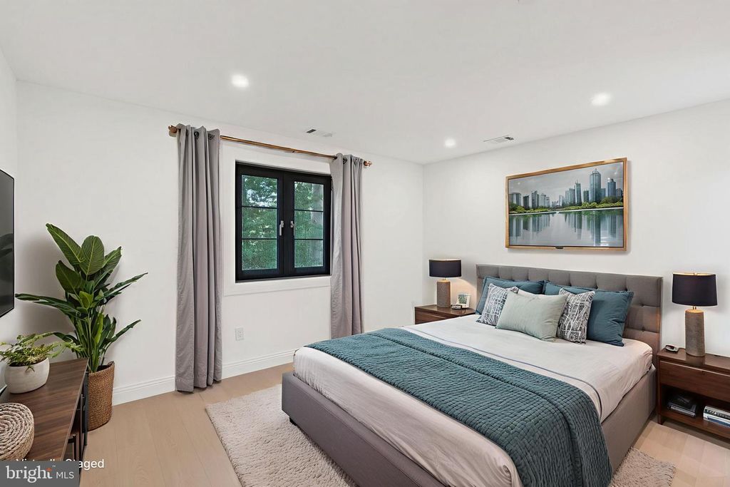 Image 35 of property listing at 3 ALDEN LN, Chevy Chase, MD 20815