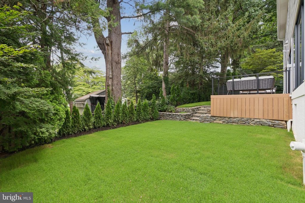 Image 39 of property listing at 3 ALDEN LN, Chevy Chase, MD 20815