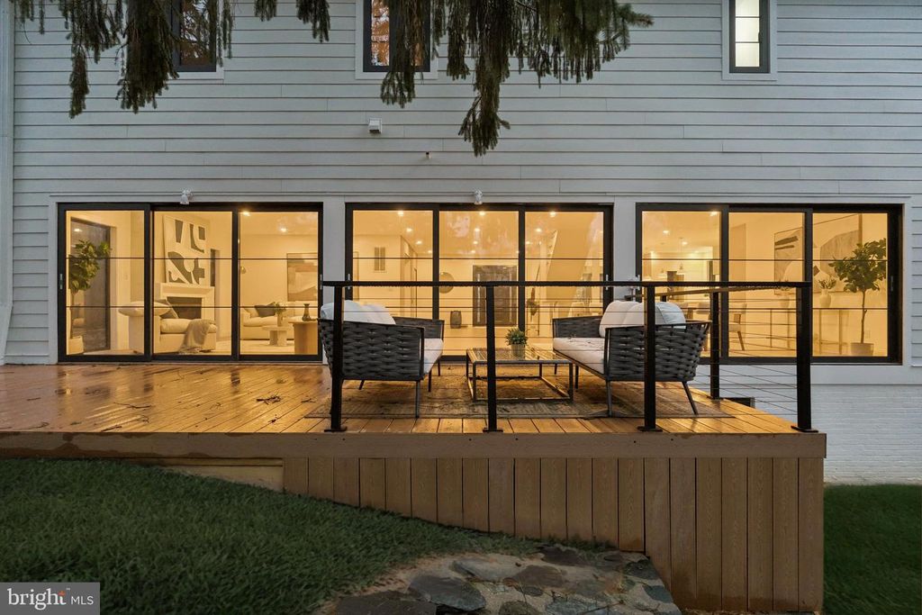 Image 7 of property listing at 3 ALDEN LN, Chevy Chase, MD 20815