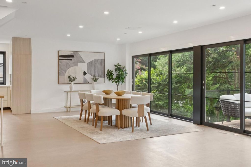 Image 8 of property listing at 3 ALDEN LN, Chevy Chase, MD 20815