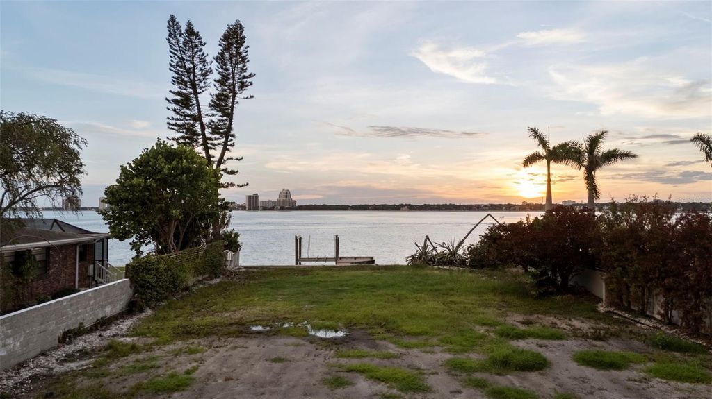 Image 20 of property listing at 214 BLANCA AVENUE, Tampa, FL 33606