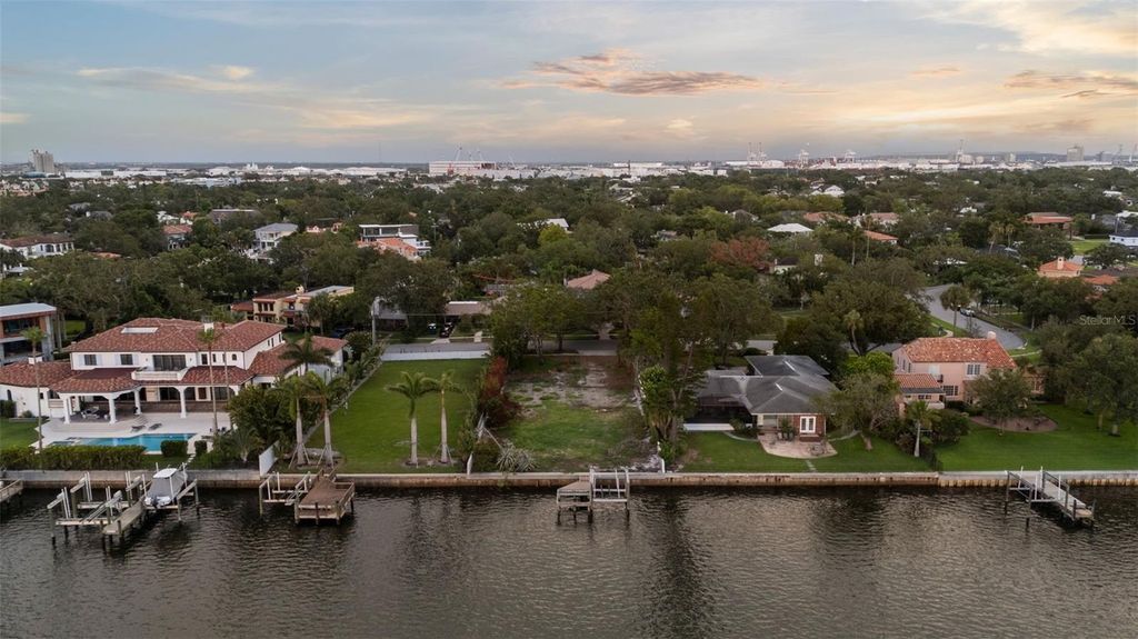 Image 22 of property listing at 214 BLANCA AVENUE, Tampa, FL 33606