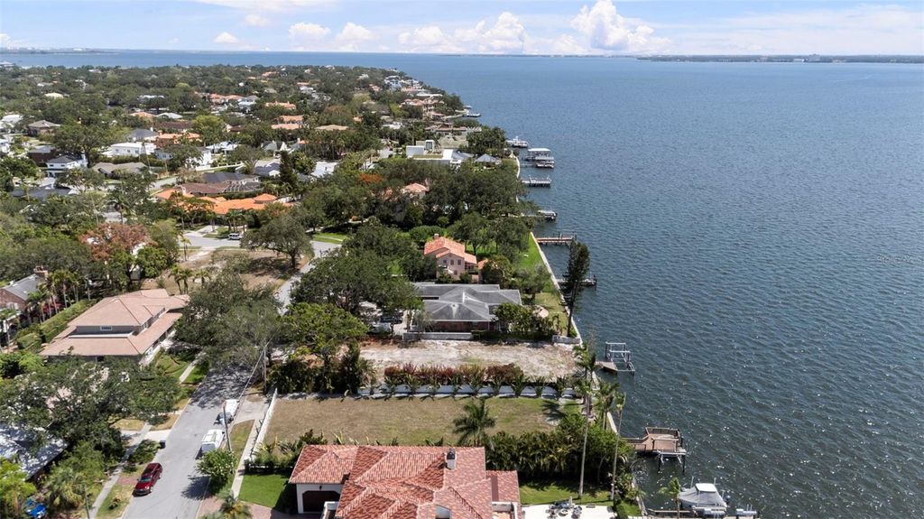 Image 34 of property listing at 214 BLANCA AVENUE, Tampa, FL 33606