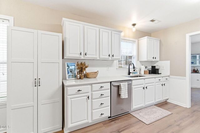 5010 Longridge Drive, Kernersville, NC 27284