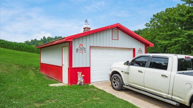 6333 Fallsburg Road NE, Newark, OH 43055