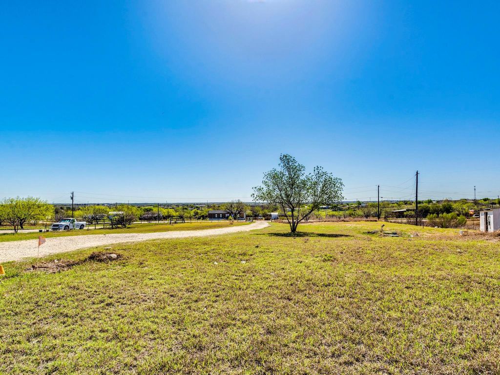 251 Twisted CRK, Kyle, TX 78640