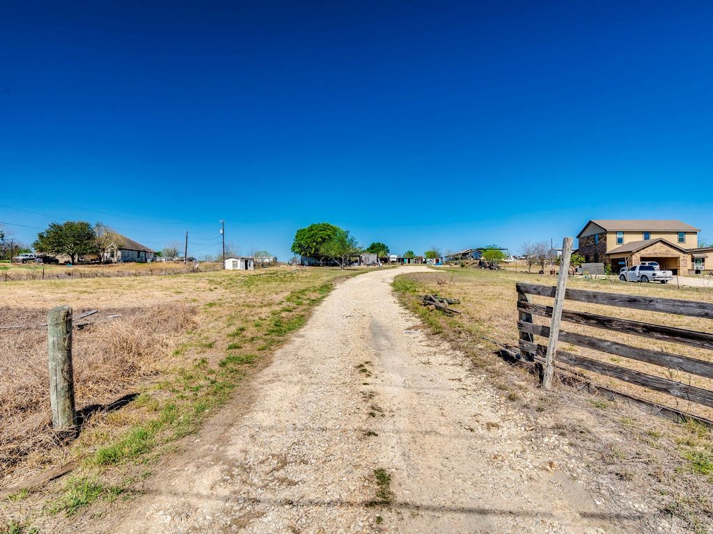 251 Twisted CRK, Kyle, TX 78640