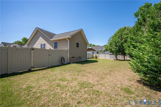 507 Yellowstone Dr, Hopewell, VA 23860