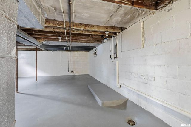 1839 7TH Street, Rock Island, IL 61201