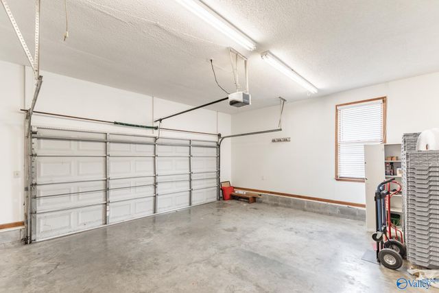 17960 Davis Street, Athens, AL 35611